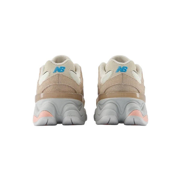 Sneakers beige con dettagli salmone per neonati e bambini New Balance P9060 3IL 