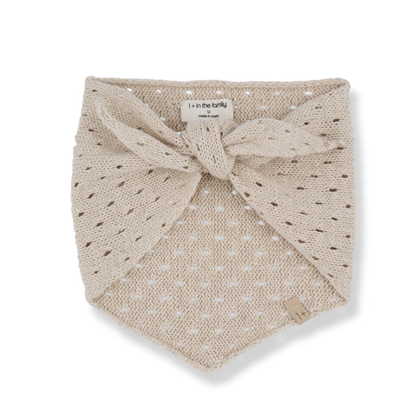 Bandana beige lavorata a maglia per neonata