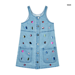 Salopette in denim celeste con pietre per bambina