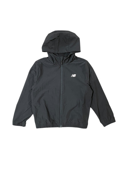 Giacca sportiva nera con logo per bambino New Balance YJ6141EE CAVIAR 