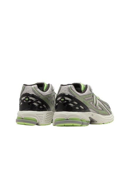 Sneakers grigia con dettalgli fluo per bambini New Balance GC1906 CQ 