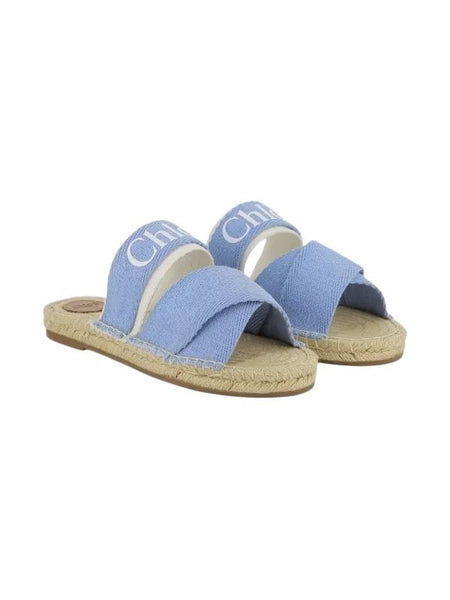 Sandalo celeste con logo per bambina Chloé C20885 Z10 