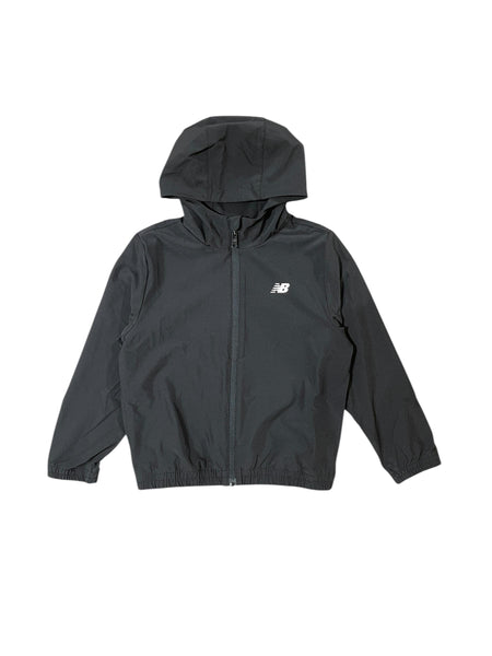 Giacca sportiva nera con logo per bambino New Balance YJ6141EE CAVIAR 
